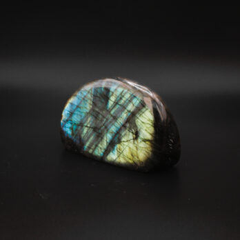 Labradorite Lumière Intérieure 11 c0vBxRP8GQ6S6dcAHCHy nfMmMY2P97YKb7hosQw I4