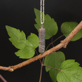 Pendentif pointe facettée Labradorite violette 7 loaBWaikxxogpvkFJJdU8fTUYpDCYLHvCGp6Oj9sSdY