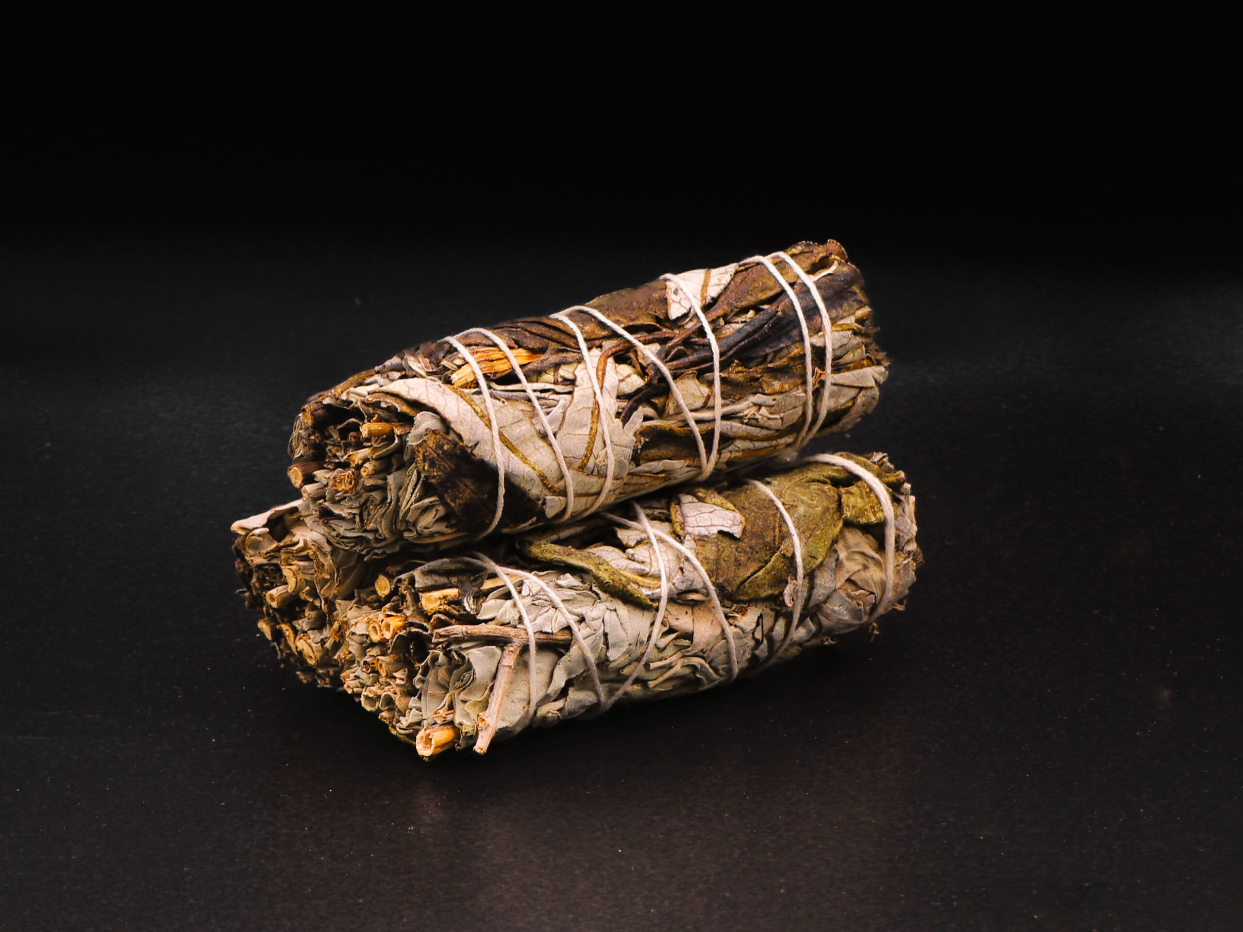 Lot de 3 Sauges Blanche & Yerba Santa 2 Wt2J9g3X423nJWqf3WPGeqXkUGr3wzt6csGqkiCpBv8 scaled