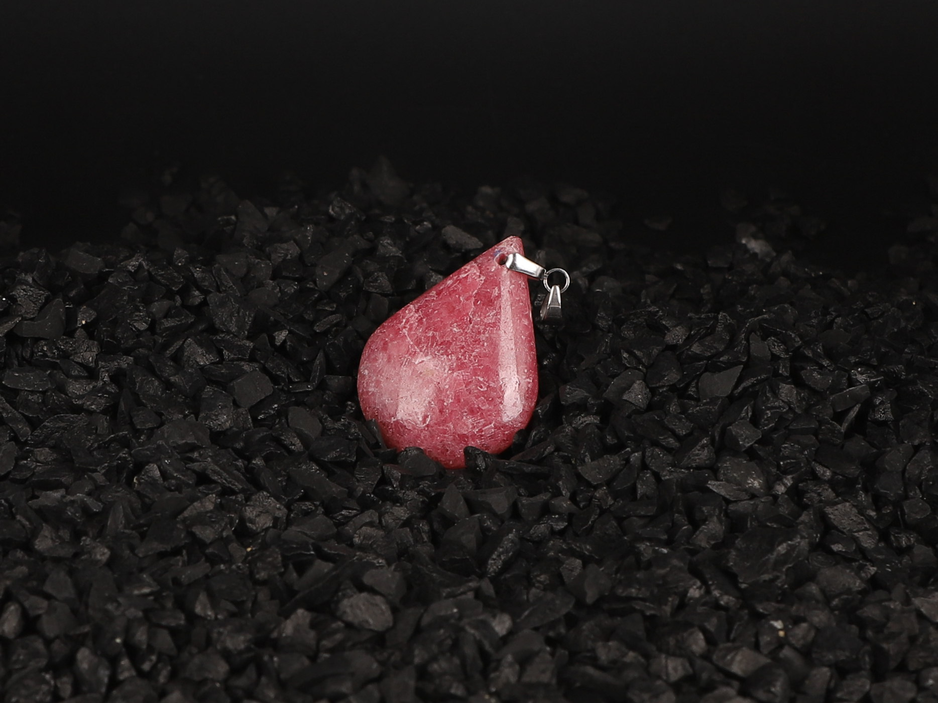 Pendentif goutte Rhodonite 2 cf KQW5mrrEQftPylG0gNvZ2b P9FhaElWvceDAD5A