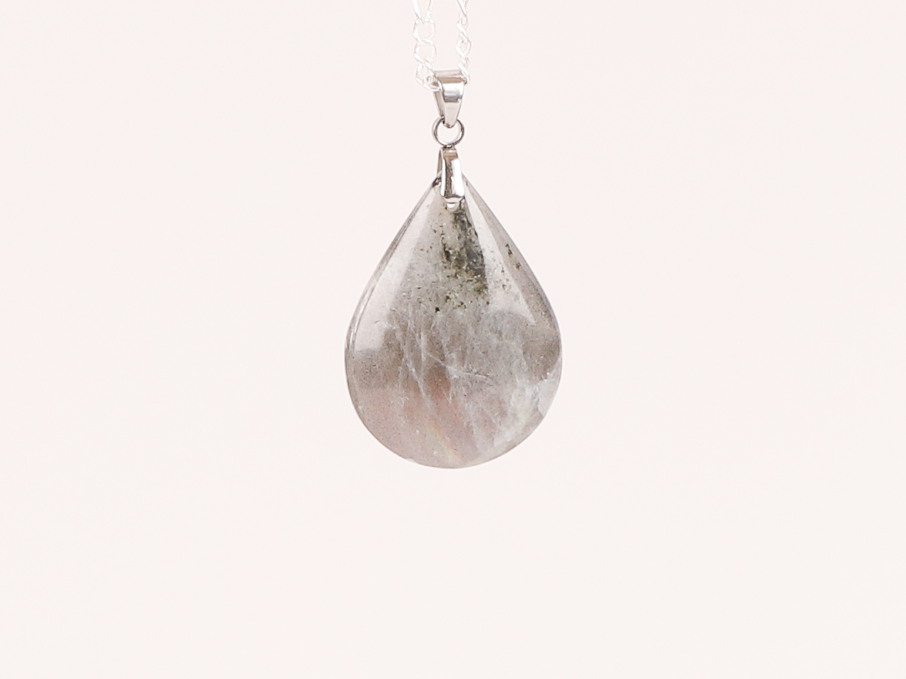 Pendentif goutte Labradorite violette 1 Pendentif goutte Labradorite violette