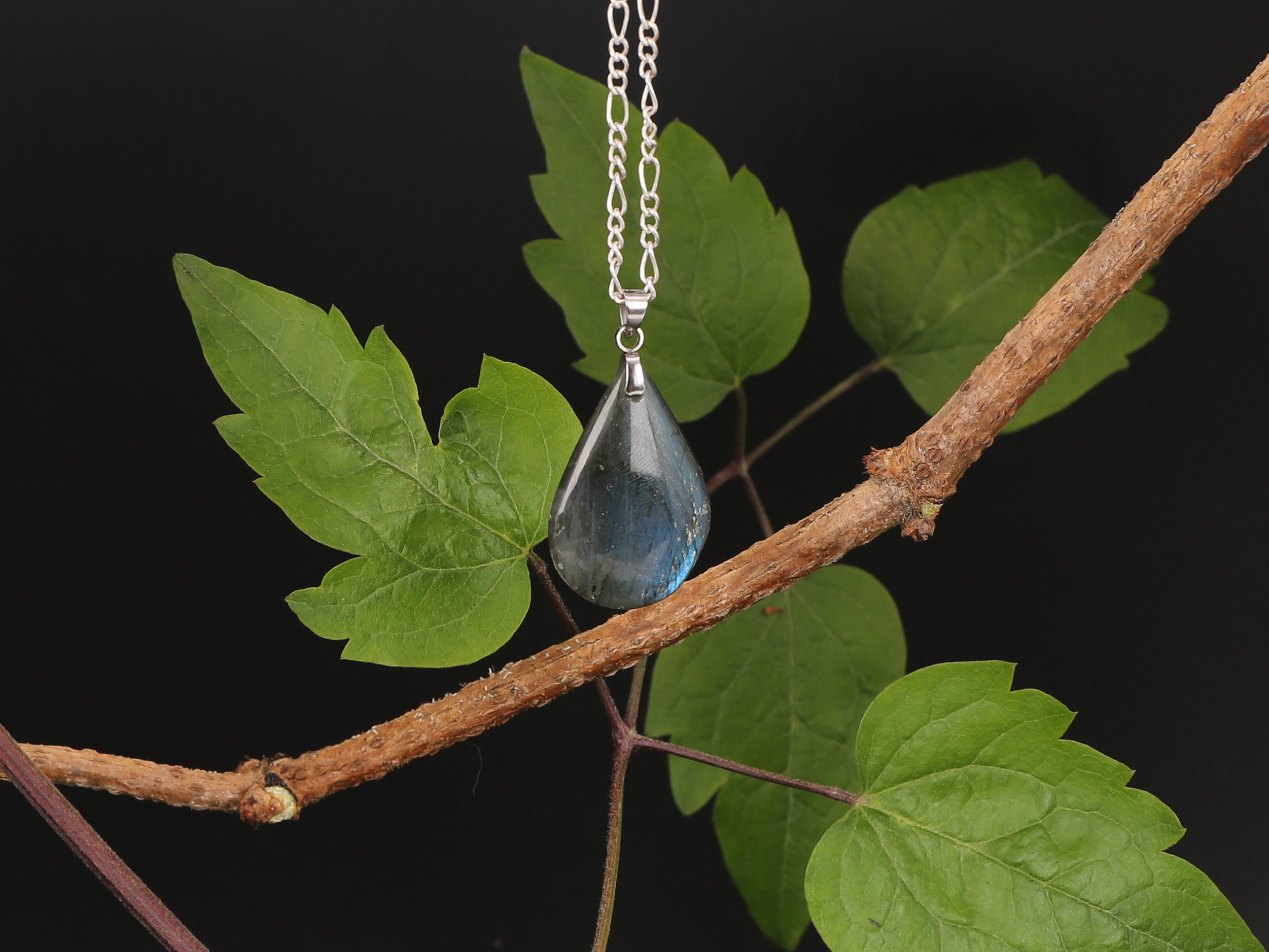 Pendentif goutte Labradorite bleue 3 uzI7uhkb2PCGfaqIcQPTSSEd0nPlQqRDK9w2FYOukzw