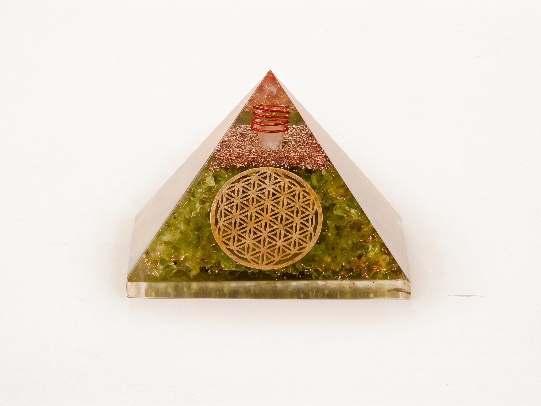 Orgonite pyramide Péridot fleur de vie 11 Orgonite pyramide Péridot fleur de vie