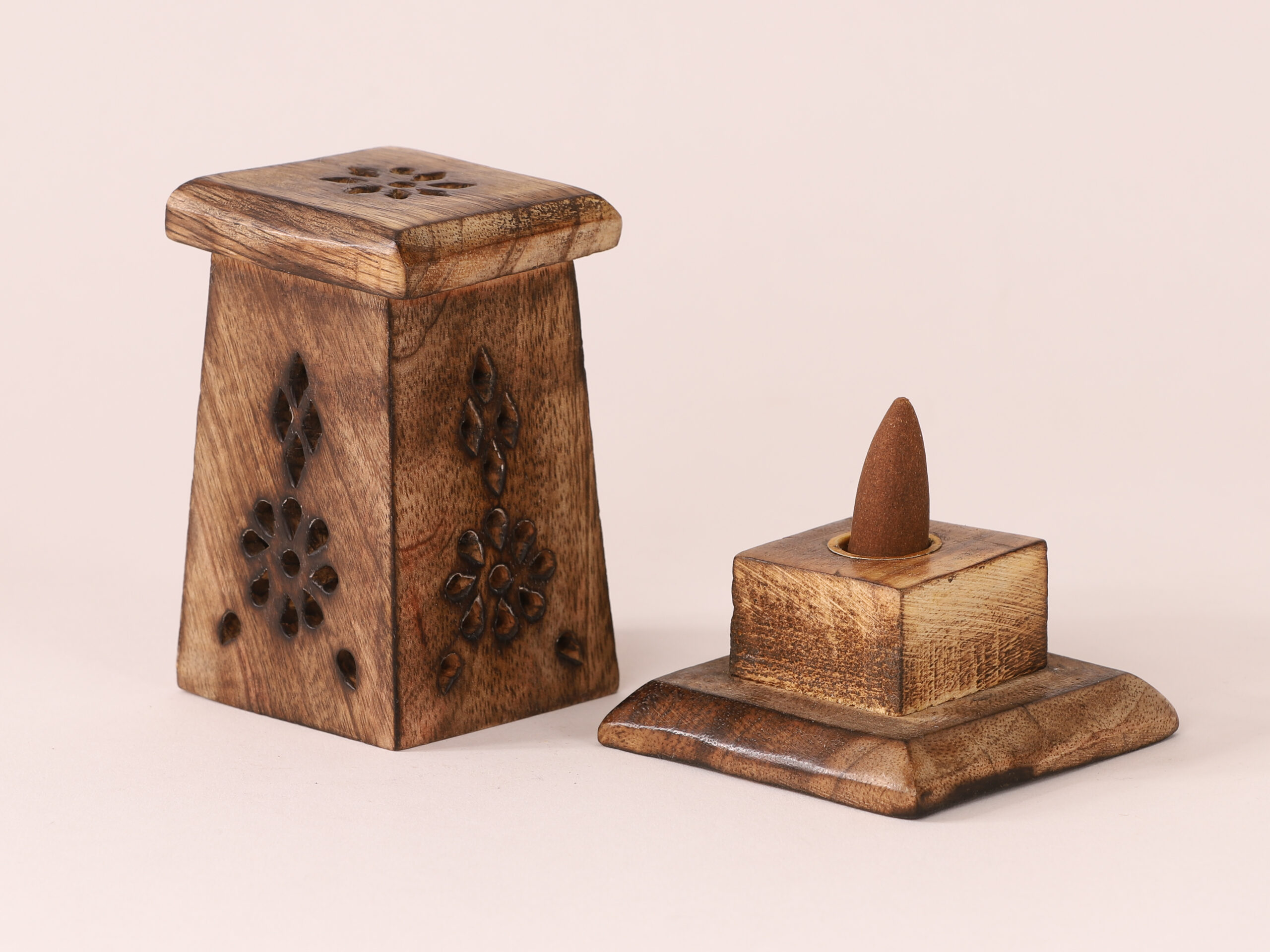 Porte-encens cônes bois Mini Tour 2 H7iQcjwkk9FB2MnY0qOrhEPTEp0 XCs O3n2mpCEKB0 scaled