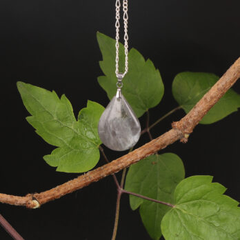 Pendentif goutte Labradorite violette 7 SFFzgmJHF 8Q8mdj4O5tbR0LCi0IMiBKBBnaP4DX Og