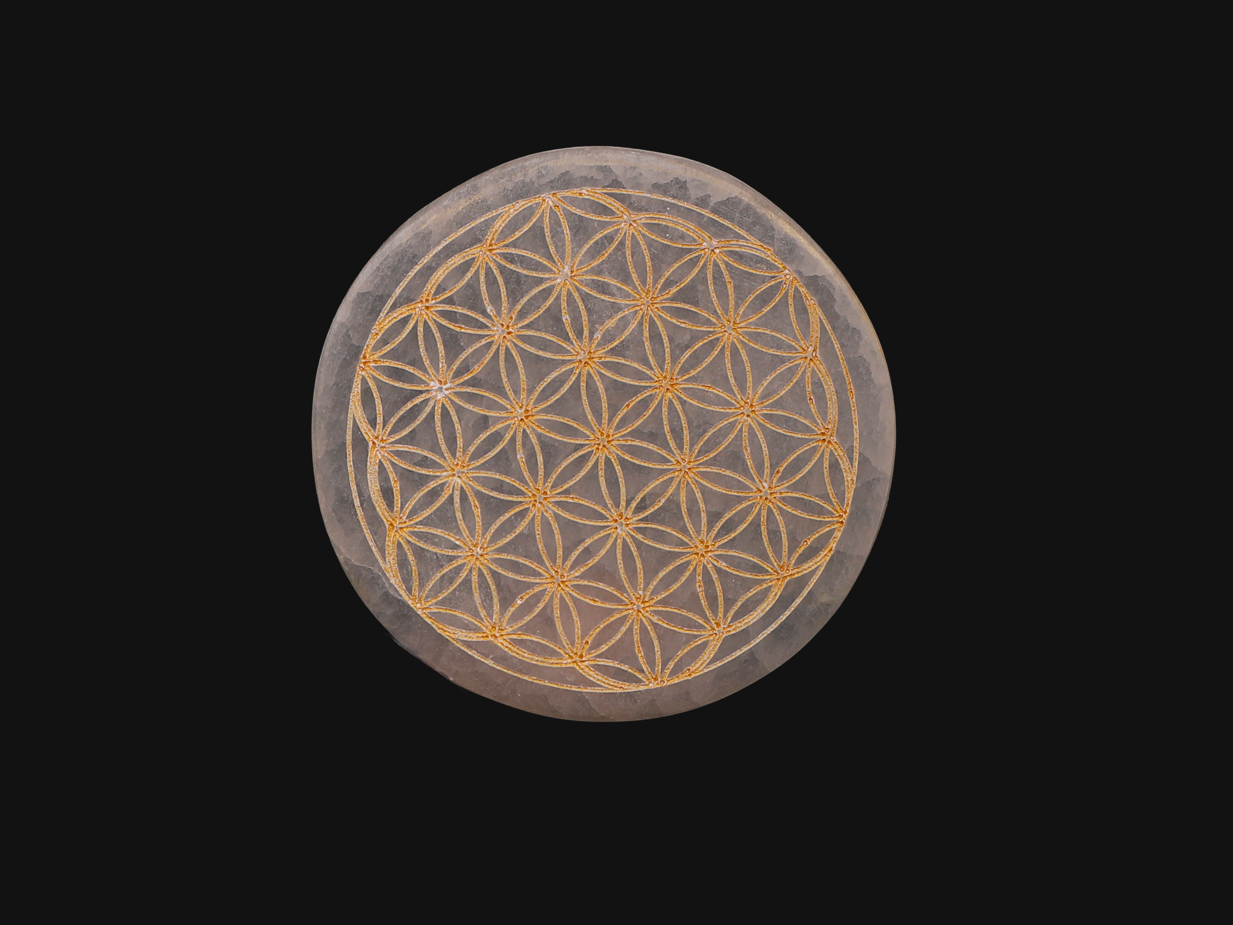 Plaque de rechargement ronde en sélénite Fleur de vie dorée 10cm 11 Plaque de rechargement ronde en sélénite Fleur de vie dorée 10cm