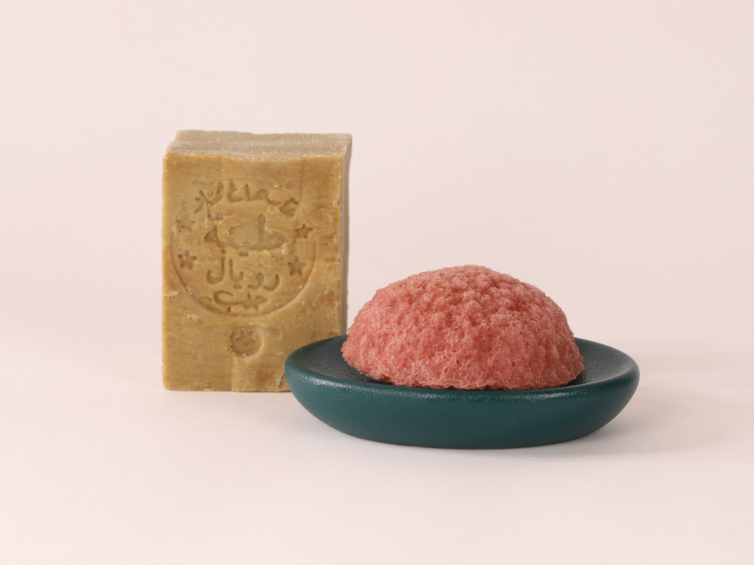 Lot de 3 éponges Konjac japonaise utsukushï camélia 4 ZJhlm4heoJA21zK5B6XxzW9zn3s4Q6oz2KQOP8TThQQ scaled